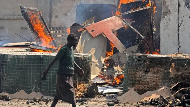 People wey sabi say, Somalia wan use style make more US military to come stay for dia country because al-Shabab dey kill and destroy no be small