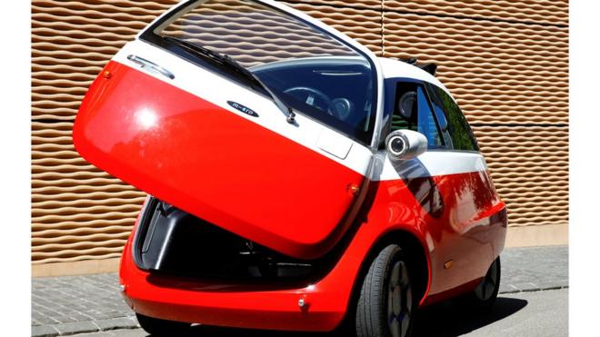 An electric-powered Microlino car of of Swiss Microlino AG is seen in Zurich, Switzerland August 16, 2018. REUTERS/Arnd Wiegmann
