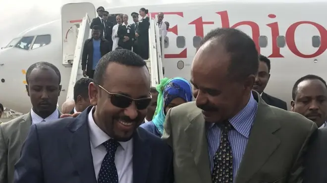 ቀዳማይ ሚኒሰተር ኢትዮጵያ ዶክተረ ኣቢይ ኣሕመድ ( ጸጋም ) ምስ ፕረዚደንት ሃገር ኤርትራ ኢሰይያስ ኣፈወርቒ ( የማን )