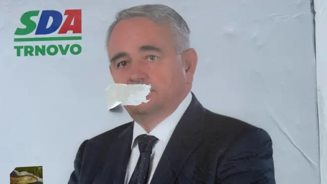 Plakat Ibro Berilo je kandidat Stranke demokratske akcije za načelnika opštine Trnovo u Federaciji BiH