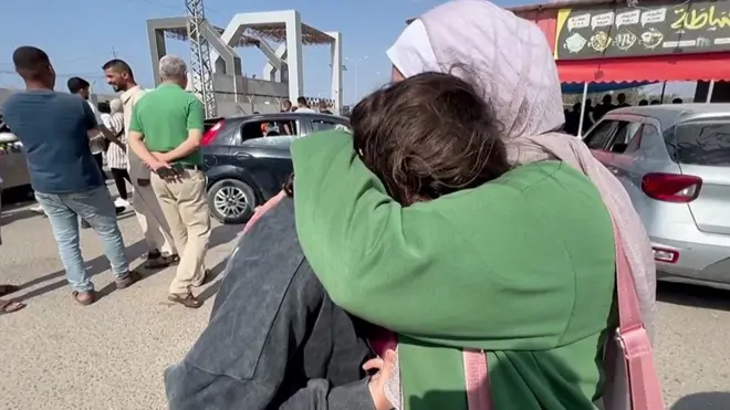 «Мне очень страшно». Как выглядит эвакуация в секторе Газа