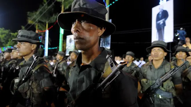 Scheidel insiste en que lo suyo no es una receta, sino una constatación histórica.