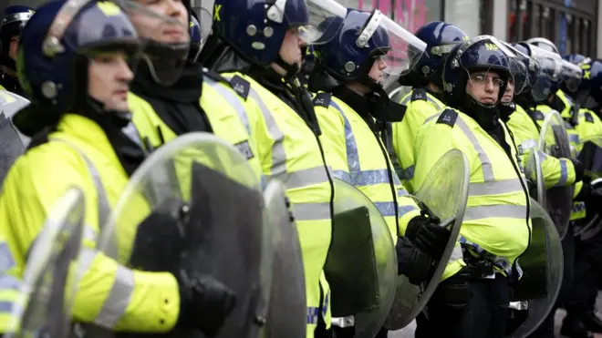 폭동 진압 경찰