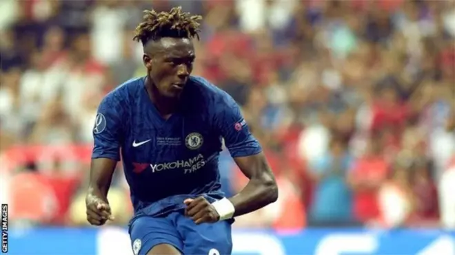 mshambuliaji wa Chelsea Tammy Abraham anataka kulilipwa - £180,000 kwa wiki - sawa na winga Callum Hudson-Odoi
