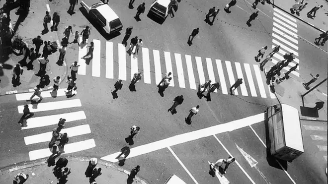 መስቀላዊ መገዲ