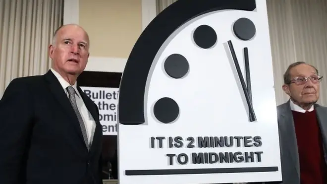 वॉशिंग्टनमध्ये एका पत्रकार परिषदेत हे घड्याळ दाखवण्यात आलं.