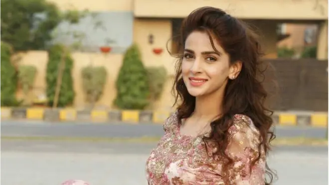 صبا قمر جلدی ہی عرفان خان کے ساتھ بالی ووڈ کی فلم 'ہندی میڈیم' میں نظر آنے والی ہیں۔