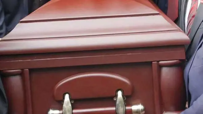 Tacsidii oo loo fadhiyo ayuu isasoo dul taagay ninkii loo baroordiiqayay