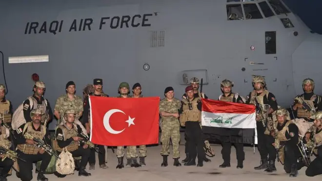 TSK fotoğrafı: Türk askeri Irak askeri ile birlikte