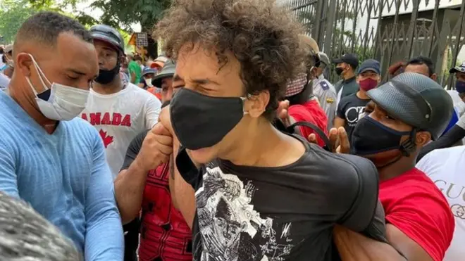 Decenas de personas han sido detenidas en las últimas horas en la isla.