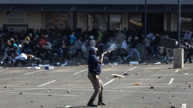Protest begai in KwaZulu-Natal province, but spread to Gauteng for weekend