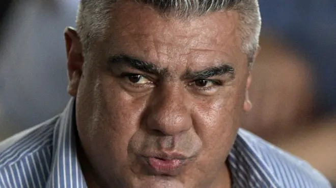 "Chiqui" Tapia empezó como barrendero. Hoy es de las personas más poderosas de Argentina.