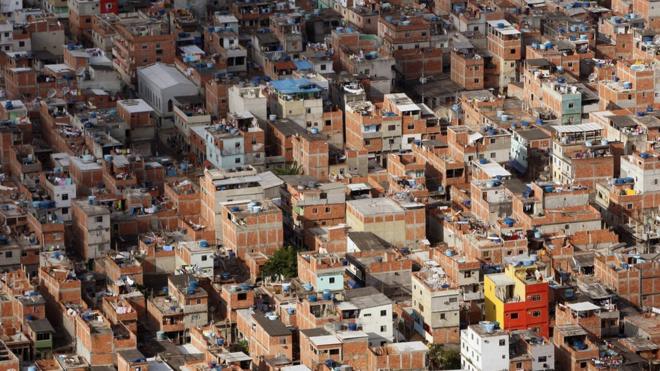 Favela na zona oeste do Rio de Janeiro