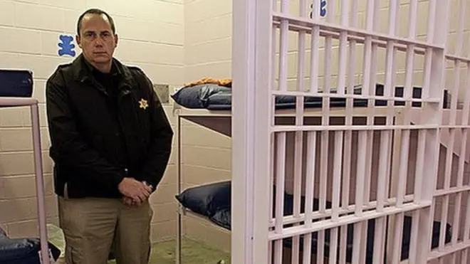 Pink detention cells