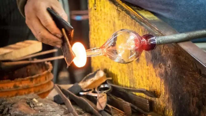 TRADITIONAL GLASS FACTORY