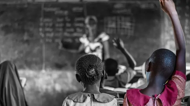 Foto of pikin dem wey dey learn