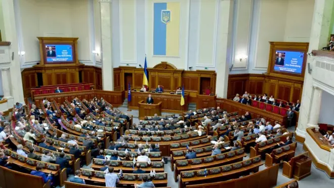 В Верховной раде начались дискуссии вокруг законопроектов об особом статусе Донбасса