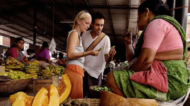 انڈیا کے مغربی ساحل اور بحر عرب کے مشرقی ساحل پر آباد گوا دنیا بھر کے سیاحوں کے لیے کشش رکھتا ہے