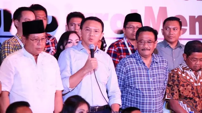 Ahok mengajak para pendukungnya untuk tak larut dalam kesedihan atas kekalahan ini.