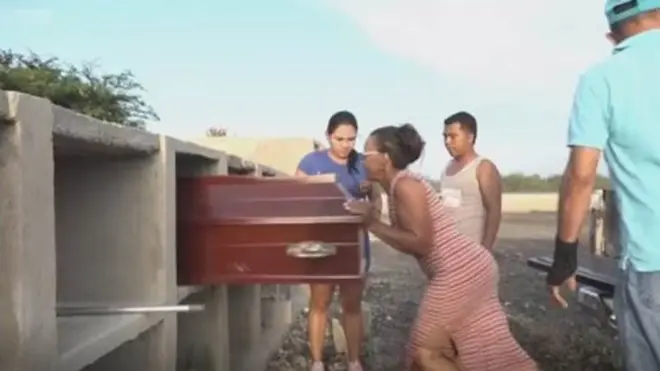 woman who buries immigrants