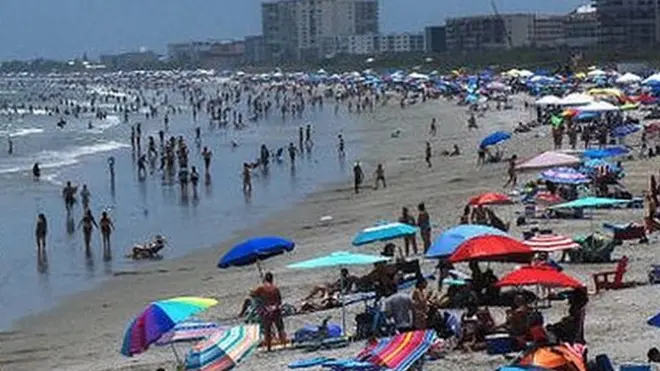 Crowded beach in Florida on July 4
