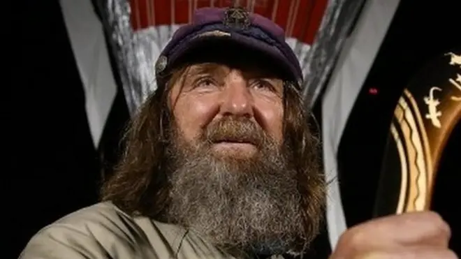 Konyukhov, de 65 años, cumplió su sueño: batir el récord mundial dando la vuelta al mundo en globo.