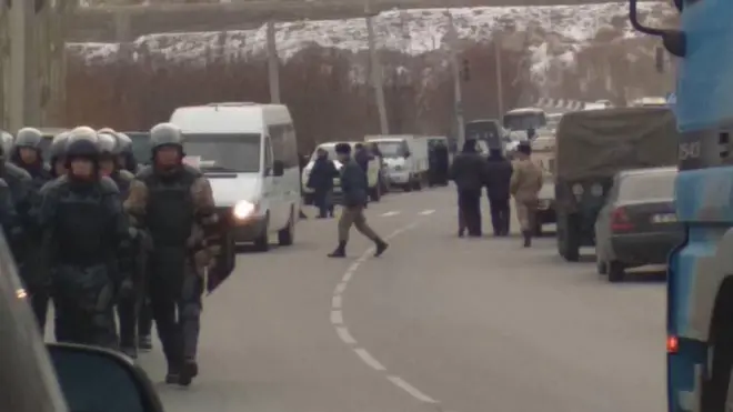 чек арадагы аскерлер