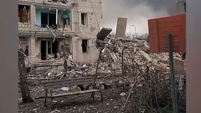 разрушенная многоэтажка