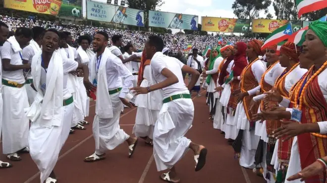 Dhalinyaro ka soo jeeda Qowmiyada Soomaalida oo ciyaaraya