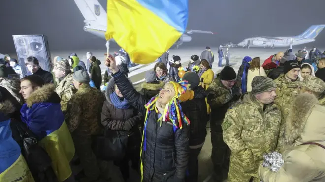 Полонених зустрічають у "Борисполі"