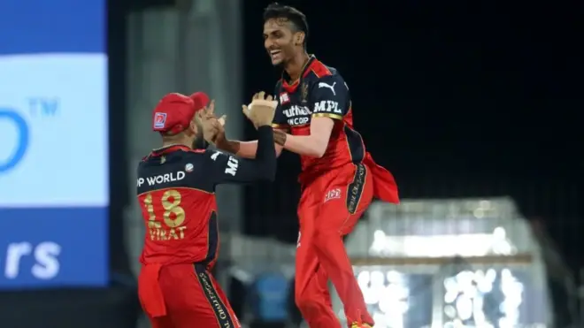 विराट कोहली और शाहबाज़ अहमद