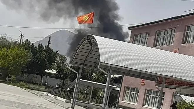 Обстрел Баткена (кадр из видео, сделанного властями Кыргызстана)