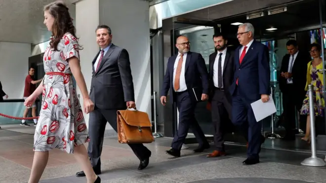 Türk heyeti görüşme çıkışı medya mensuplarına demeç vermedi