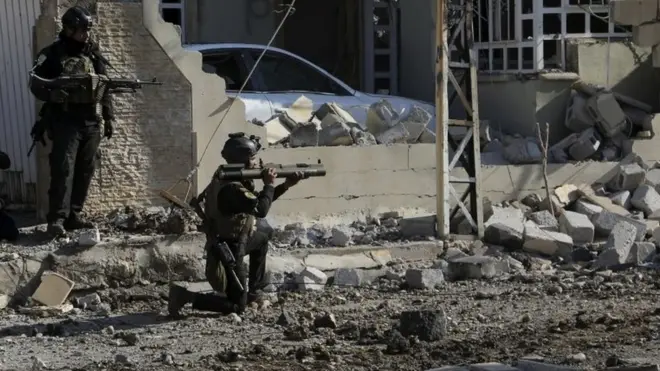 تسعى القوات العراقية لبسط نفوذها على شرقي الموصل حتى تتمكن من بدء هجومها على الجزء الغربي من المدينة