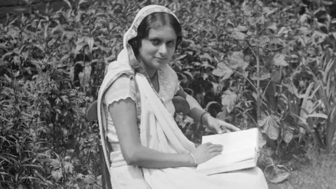 واڈیا سنہ 1913 میں کولمبو کے ایک ترقی پسند پارسی خاندان میں پیدا ہوئیں