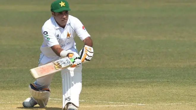عابد علی نے پہلی اننگز میں جس تسلسل اور تحمل سے اپنا کنارہ سنبھالے رکھا تھا، دوسری اننگز میں بھی ان کی وہی فارم برقرار رہی