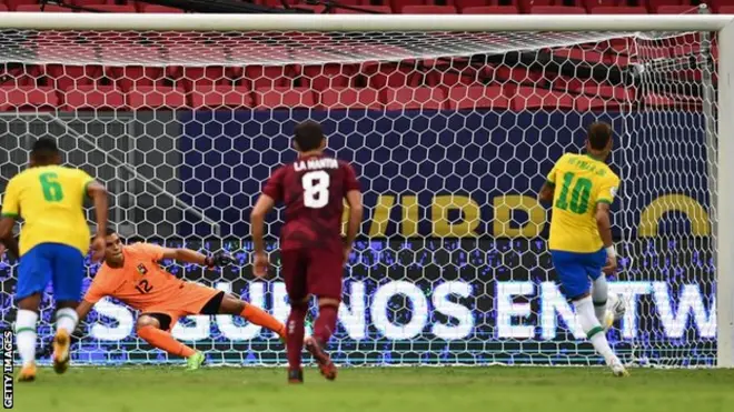 Neeyimaar rikardii galchii biyyaalessaa Peelee qixxaachuuf galchii 10 qofatu isa hafe