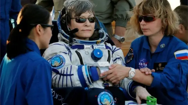 اغلې وایټسون د بیو شیمي متخصصه ده