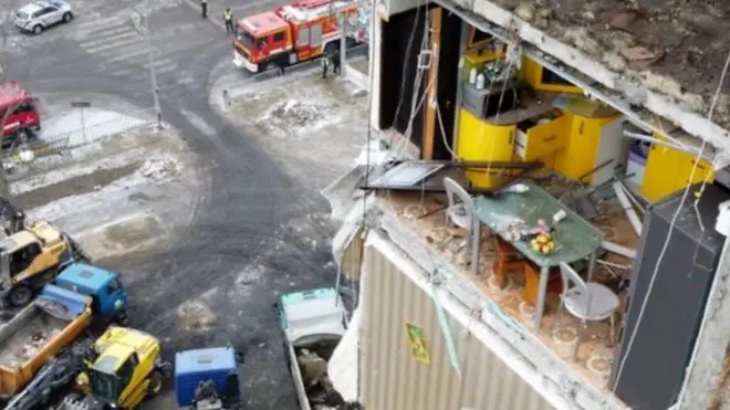 Дніпро: пошуки людей під завалами завершили