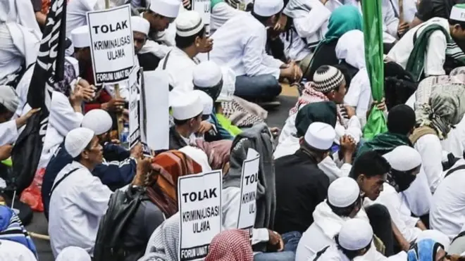 FUI sebelumnya pernah melakukan aksi yang menolak kriminalisasi ulama.