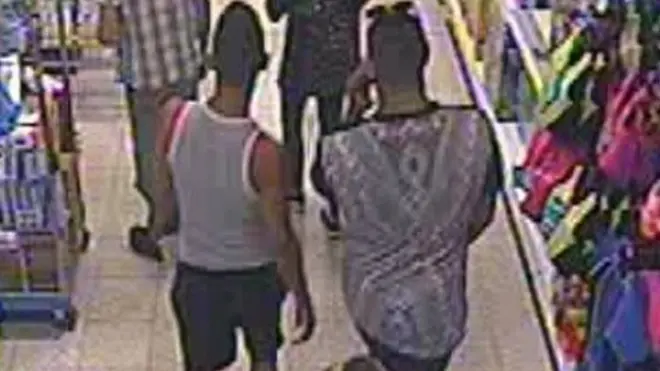 ፖሊሶች ጥቃቱ የደረሰበትን ቅጽበት በመገበያያ ማዕከሉ በተቀረጸ ቪድዮ ተመልክተዋል