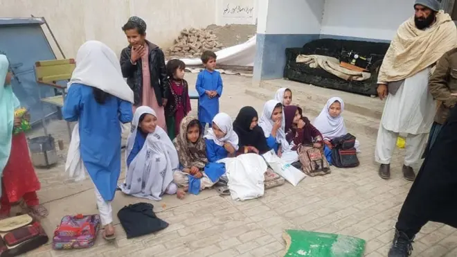 لیکن بہت سے سکولوں میں ابھی اساتذہ اور فرنیچر سمیت دیگر سہولیات کی کمی ہے