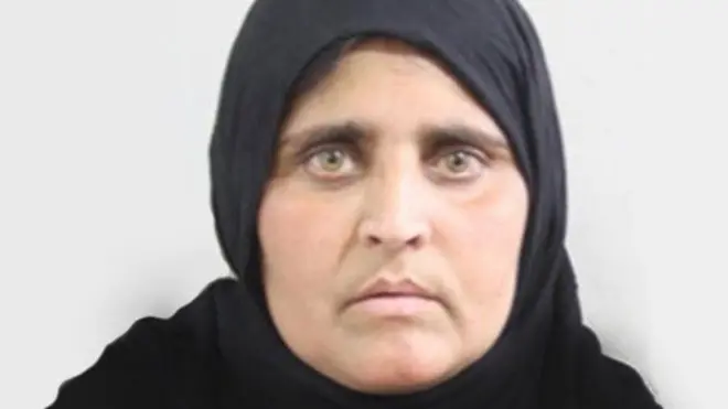 شربت گلہ کے بھائی کشر خان نے بی بی سی سے بات کرتے ہوئے بتایا کہ شربت گلہ نے پاکستانی شناختی کارڈ اپنے دیور کے کہنے پر بنایا تھا۔