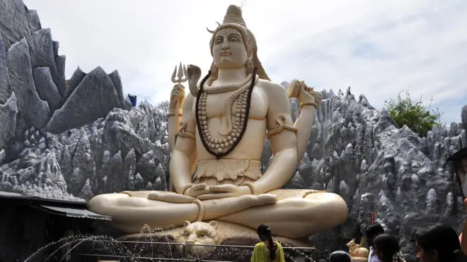 لنگایت مسلک کے پیرو ایک خدا میں یقین رکھتے ہیں