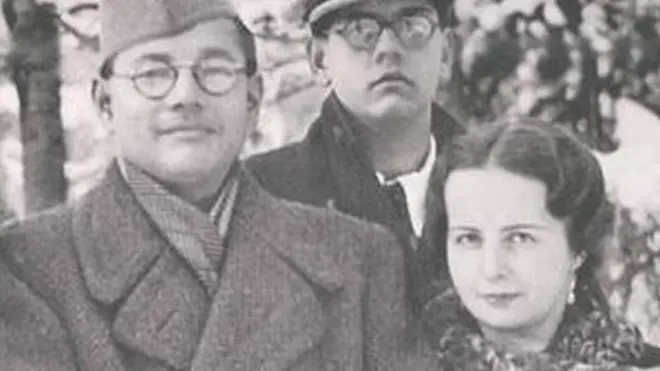 एसीएन नांबियार, हेडी मिलर, अमिय बोस के साथ सुभाष चंद्र बोस एवं एमिली शेंकल