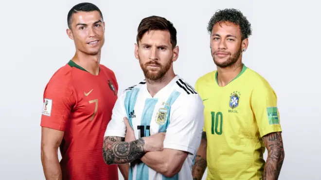 صورة تجمع ميانمار وميسي ورونالدو