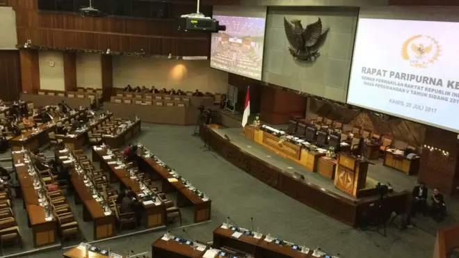 Pembahasan RUU Pemilu di DPR pada Kamis (20/07) berlangsung alot.