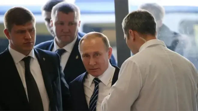 Putin iyo ilaaladiisa