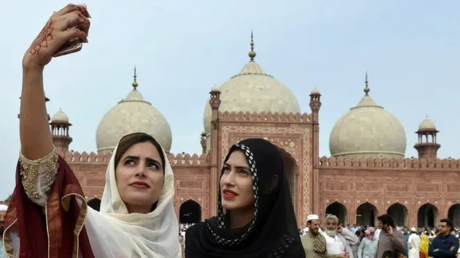 લાહોરની યુવતીઓ