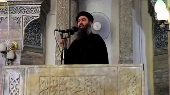 Abu Bakr al-Baghdadi menyampaikan khotbah pada 2014.